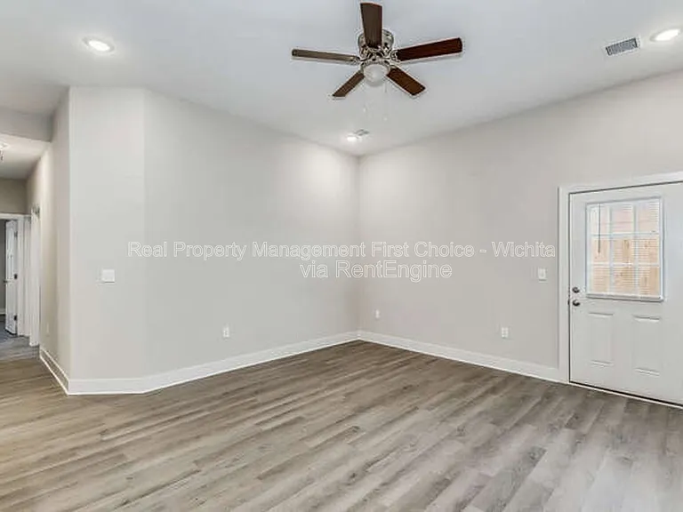 3410 W 45th St S — Photo 9