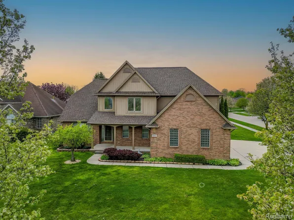 52201 Boland Rd, Chesterfield, MI 48047