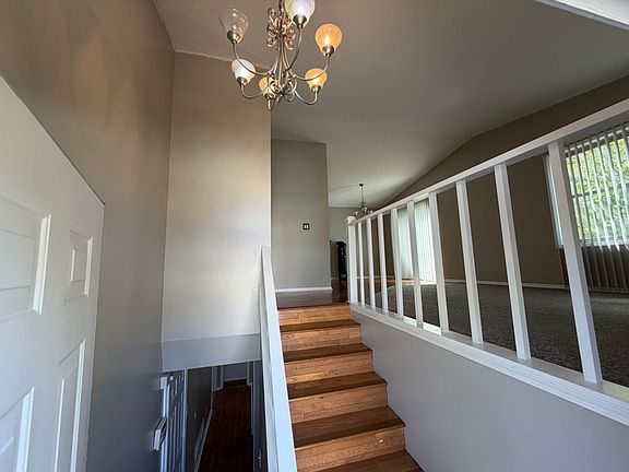 3rd image of 9165 Cinnebar Dr