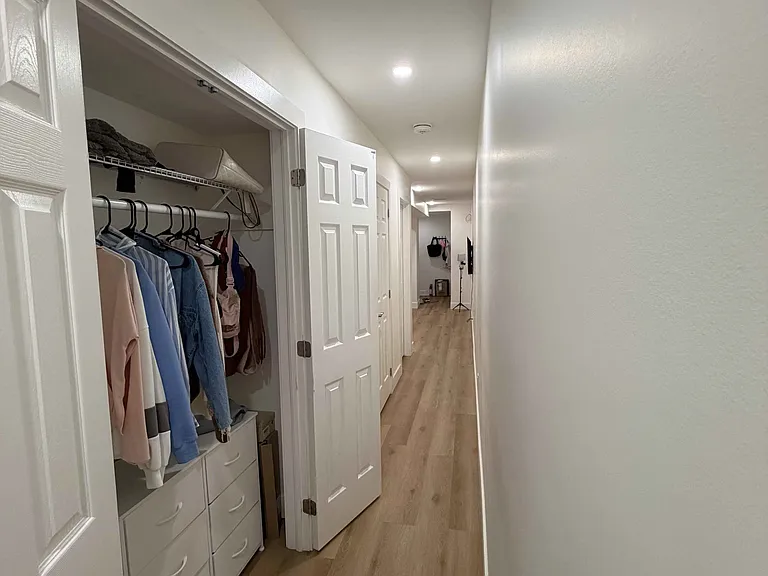 1502 Dufferin St #LOWER — Photo 16