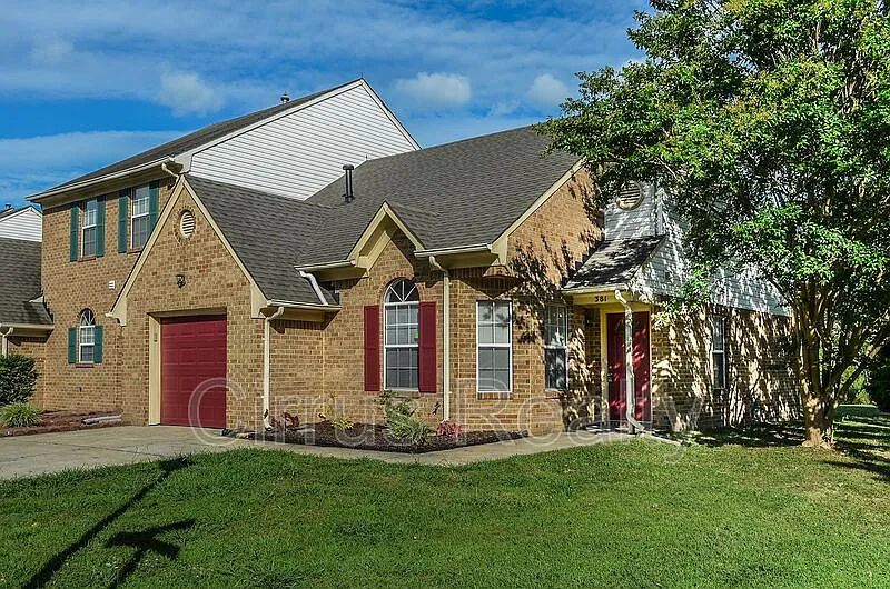 381 Westview Dr