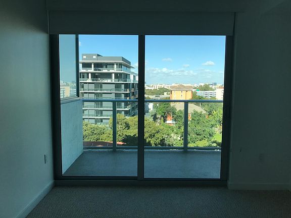 4th image of 1600 SW 1st Ave APT 705