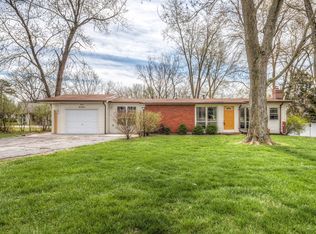 818 Kehrs Mill Rd, Ballwin, MO 63011