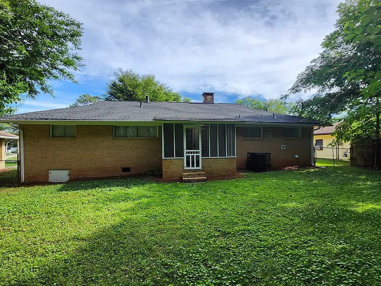 3415 Hyland Dr — Photo 11