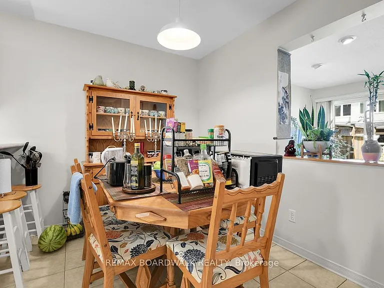 79 Hunters Glen Cres — Photo 14