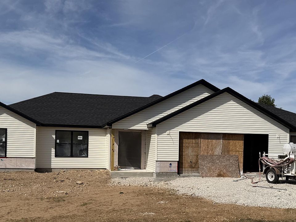 1st image of 165 Prairie Drive