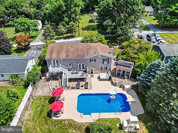 2nd image of 530 Mount Holly Dr