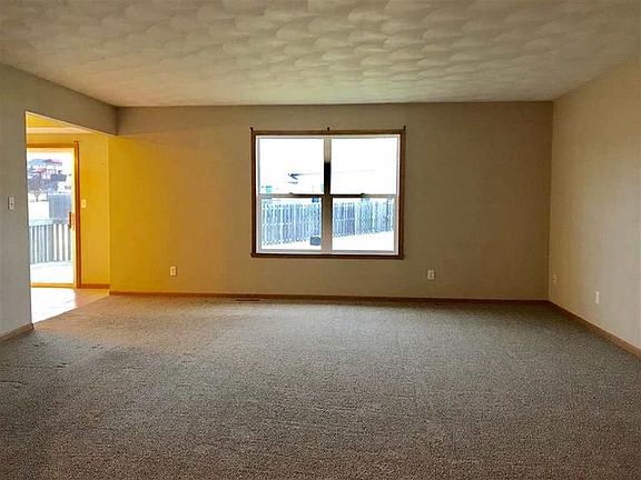 3rd image of 639 Bergamot Way
