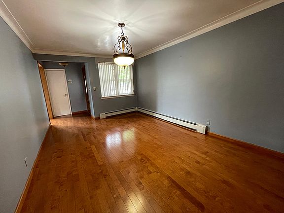 5th image of 1044 Huntington Ave