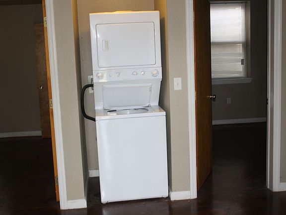 2nd image of 154 E College Ave APT 4