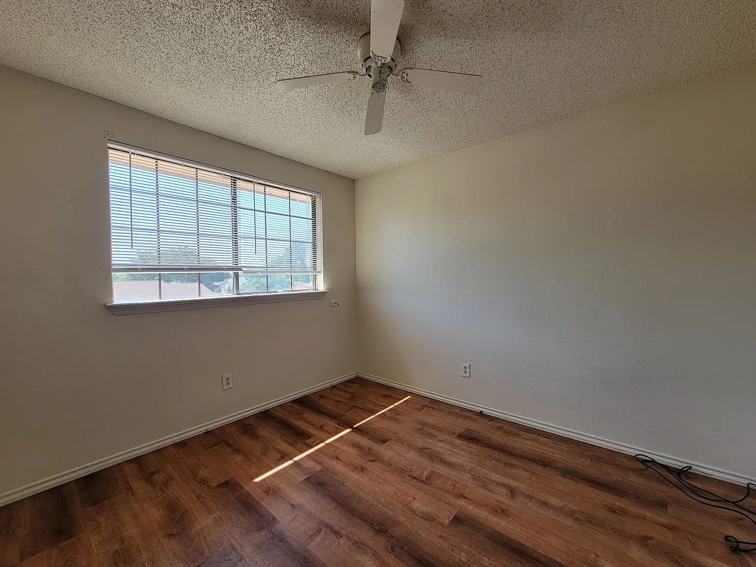 For Lease ; 1324 Bluffview #B, Seagoville, Tx 75159 — Photo 2