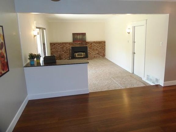 4th image of 5561 Woodhurst Ln