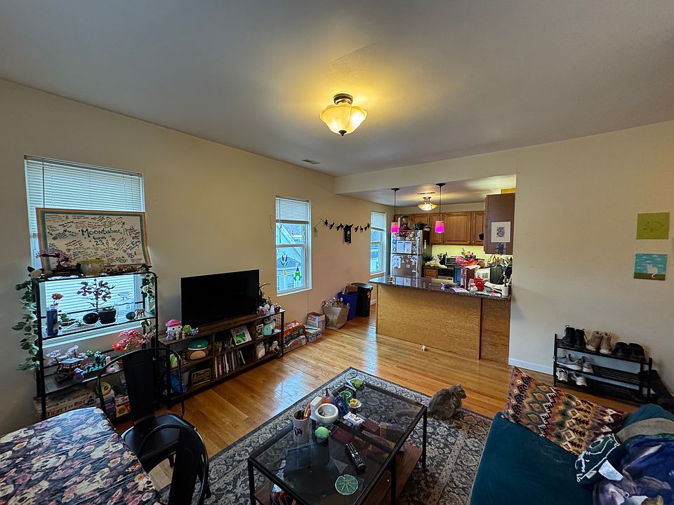 1st image of 5 Smythe St #3