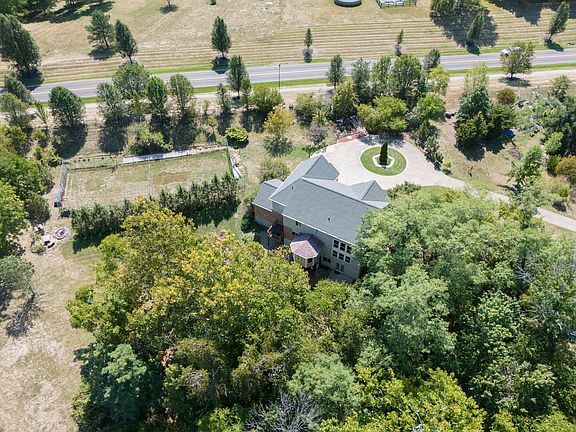 3rd image of 1860 Windingvine Ct