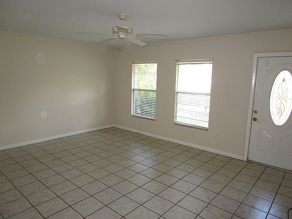 3rd image of 2314 SE Holland St