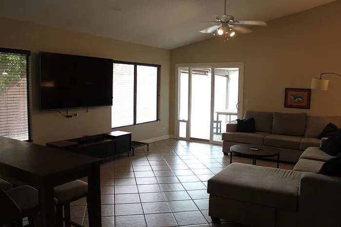 740 W Baylor Ln — Photo 7