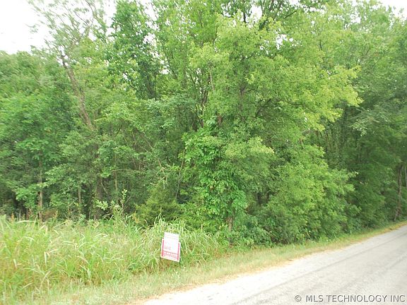 5th image of Lakeside Dr N
