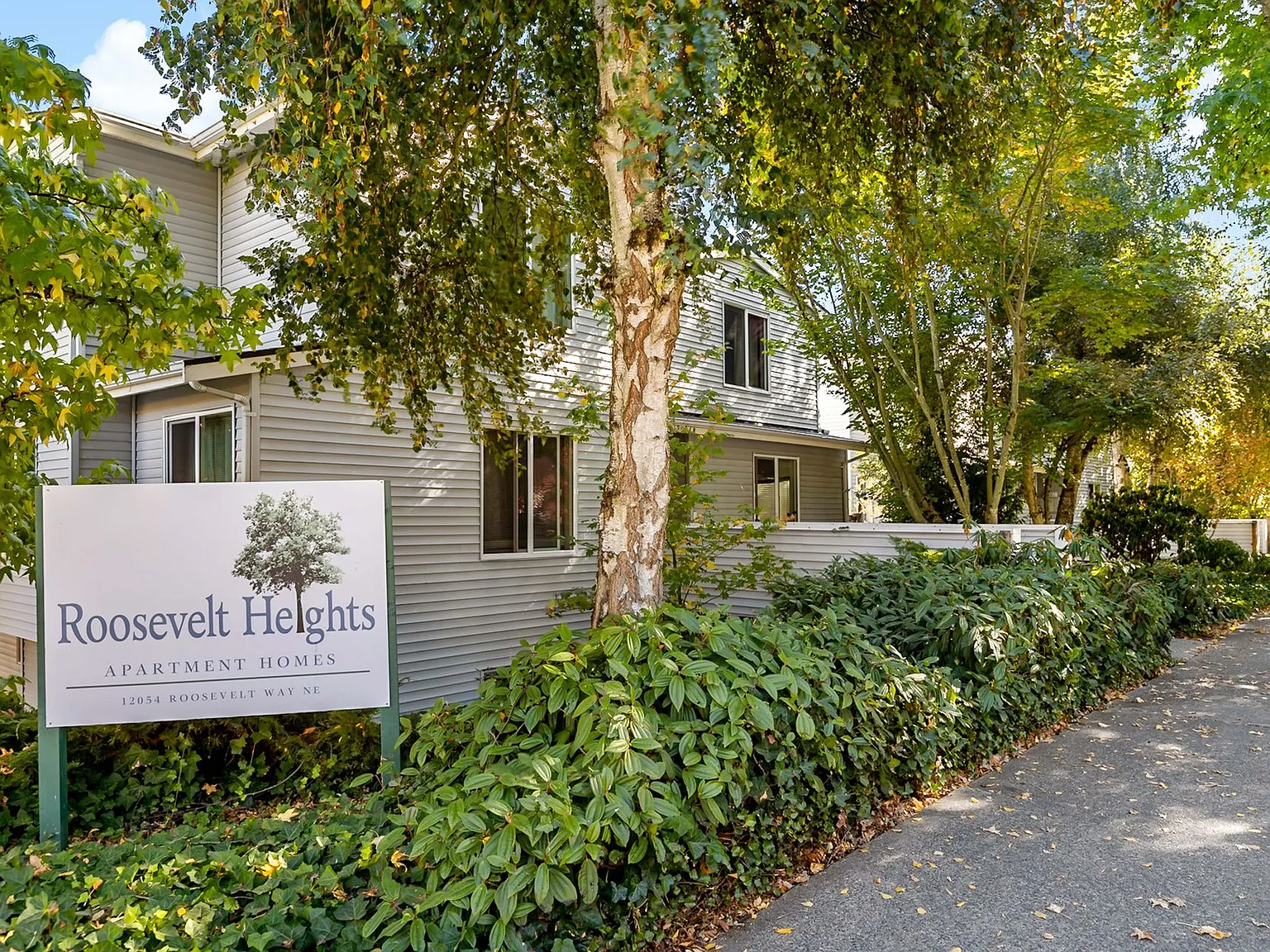 Private Apartments in The Pinehurst Neighborhood — Photo 1