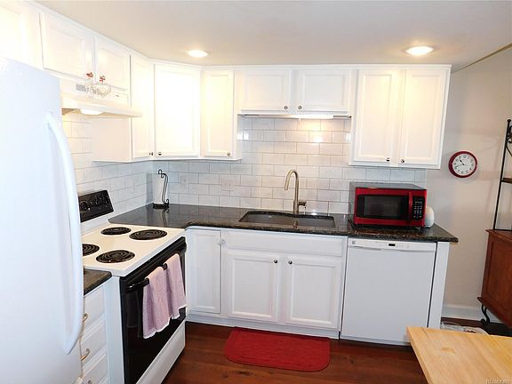 3rd image of 1630 S Deframe St Unit B4