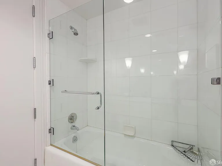 219 Brannan St #5G — Photo 9