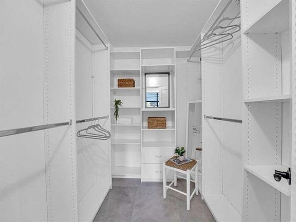 5th image of 400 SE 10th St #11B