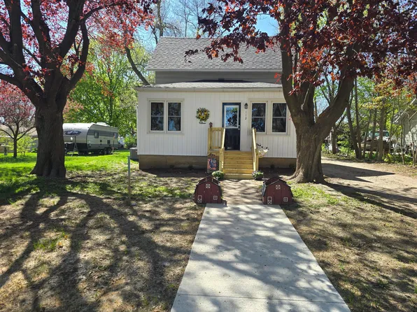112 S 2nd St, Kiester, MN 56051
