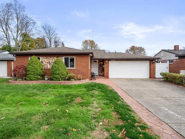 40146 Diane Dr, Sterling Heights, MI 48313