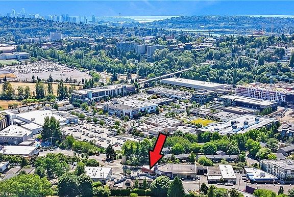 4th image of 5000 30th Ave NE Unit 305