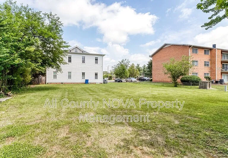 8753 Signal Hill Rd #3 — Photo 29