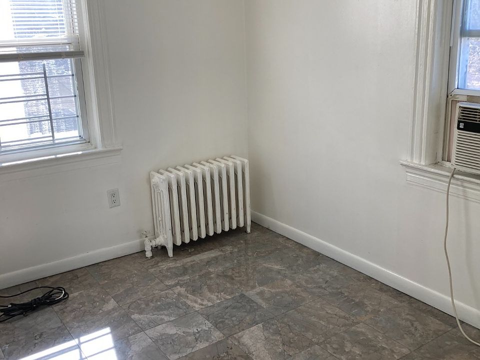 1st image of 10 Taylor St Fl 2