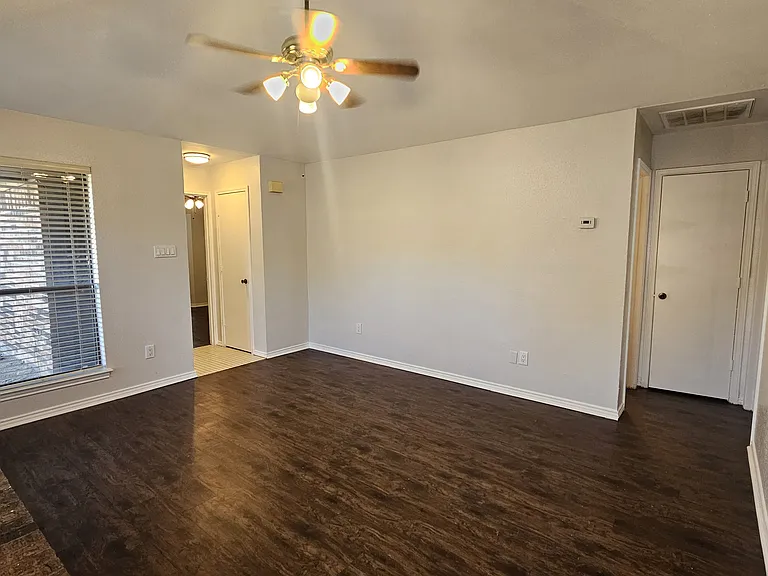 2821 Shady Grove Dr — Photo 9