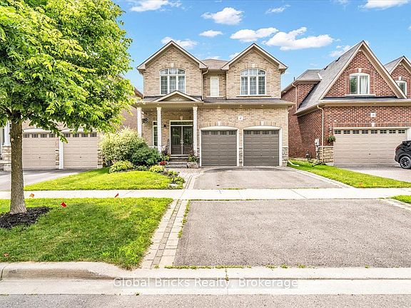 3rd image of 47 Holyrod Dr