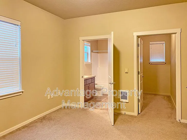 519 Catron St N #2 — Photo 10