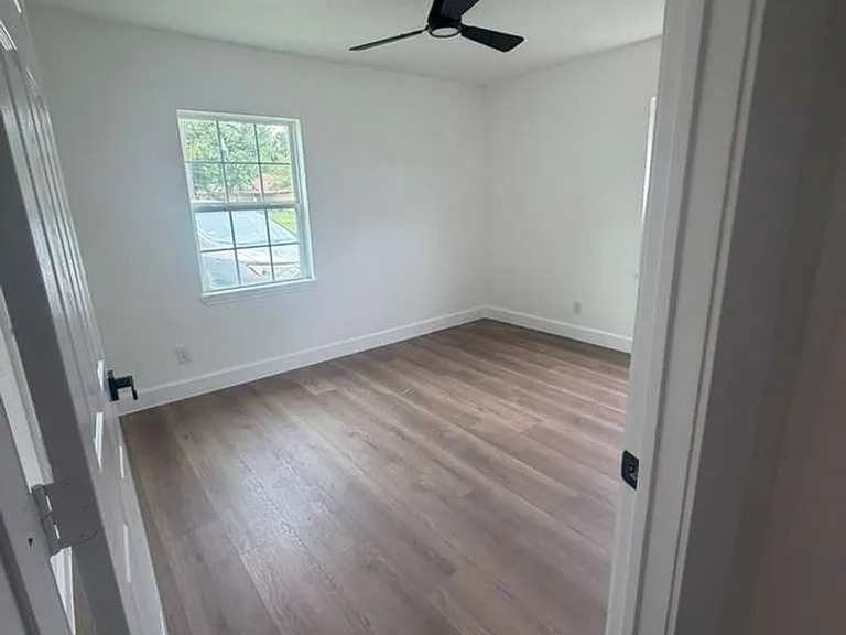 10209 Kelburn Dr — Photo 17