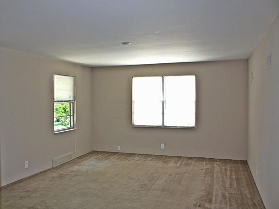 4th image of 7617 Baltimore Ave Floor 2