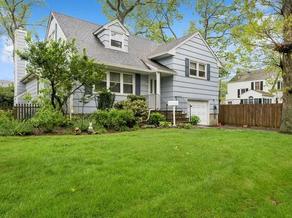 1836 Willis Avenue, Merrick, NY 11566