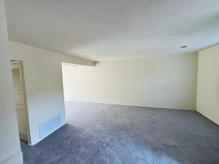 341 New Kent Rd — Photo 12