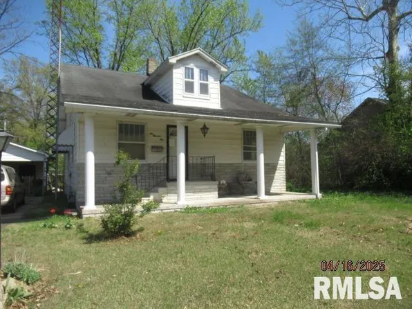904 S Commercial St, Benton, IL 62812