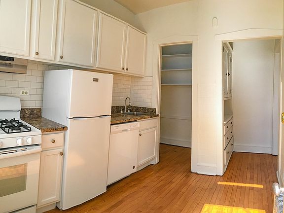 4th image of 5752 N Winthrop Ave #1111-1