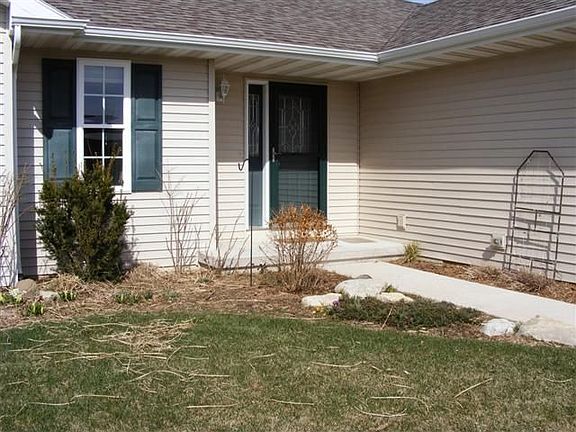 2nd image of 2246 Meadow Heights Cir