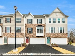 19 Peckwell St, Budd Lake, NJ 07828