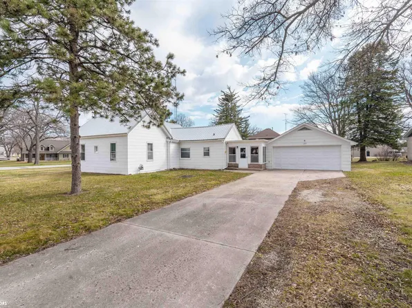 107 3rd St, Steamboat Rock, IA 50672