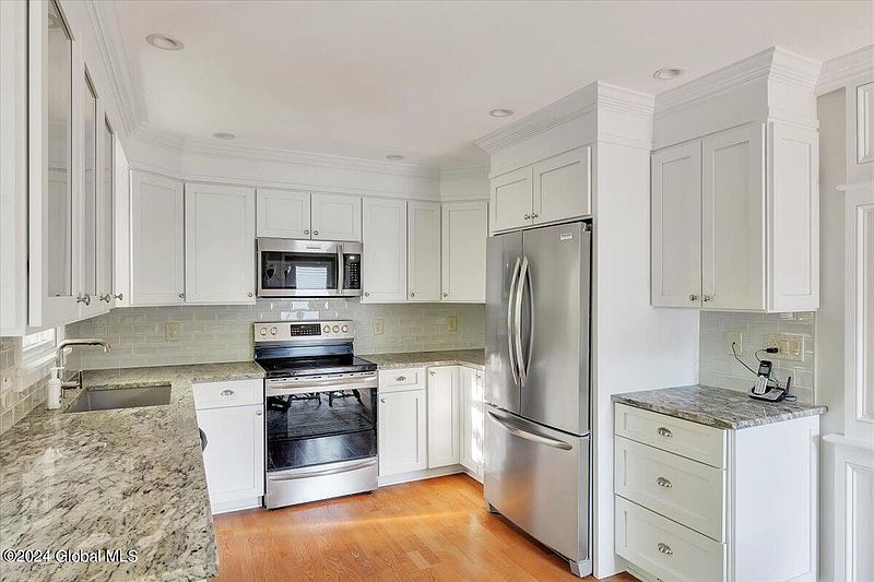 3rd image of 55 Berkshire Drive