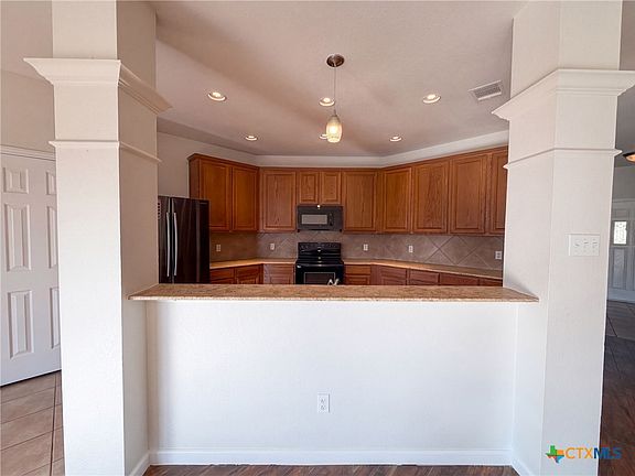 2nd image of 707 Pumpkin Dr