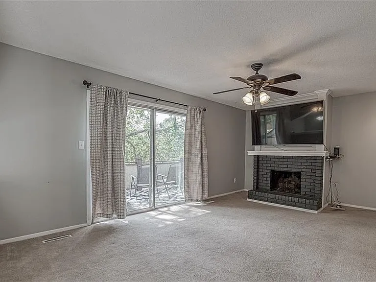 10923 Gillette St — Photo 10