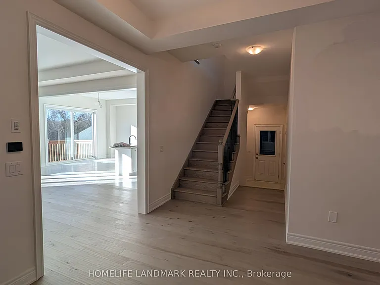 2868 Shortreed Gdns — Photo 16