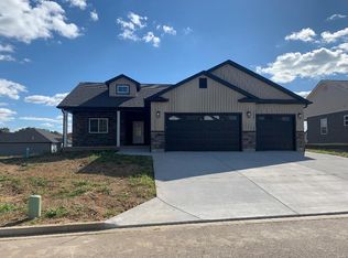 722 Deerfield Ln, Farmington, MO 63640
