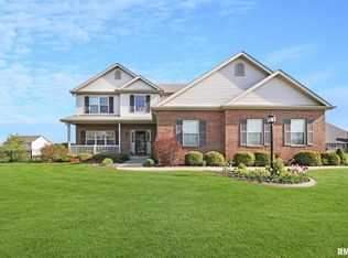 411 Somerset Dr, Metamora, IL 61548