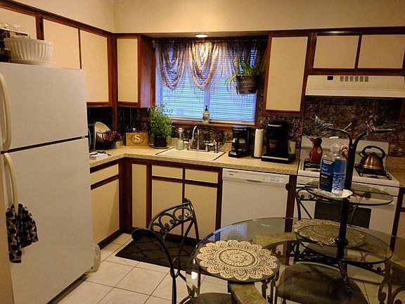 4th image of 763 Barlow Ave