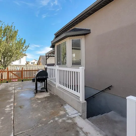 4005 E Comanche St — Photo 2